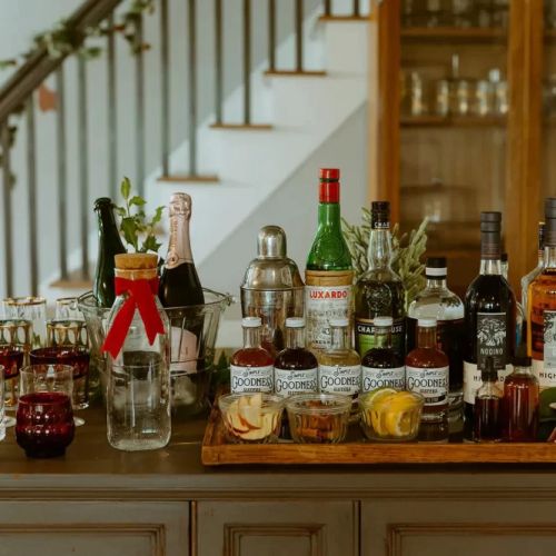 How to Host Your Own Cocktail-Making Party: Tips and Ideas
