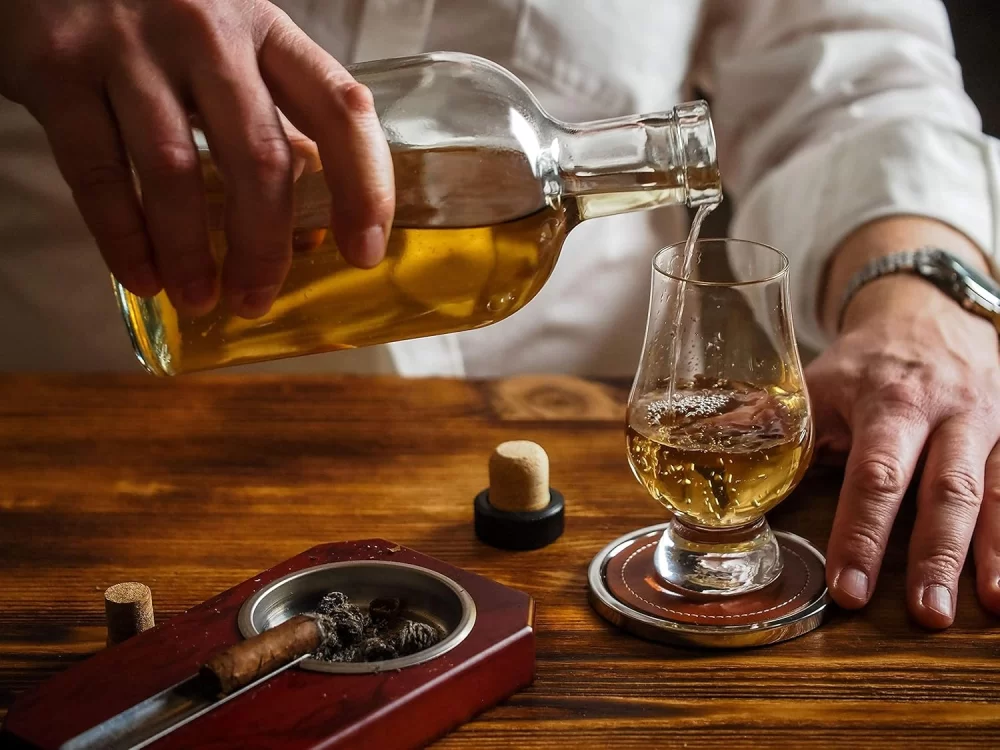How to Taste and Evaluate Whiskey Like a Pro: A Detailed Guide to Master Whiskey Tasting