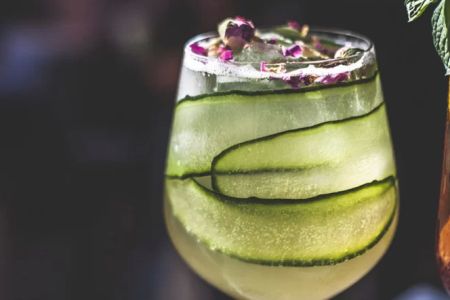 How to Make Creative Cocktails with Gin: Unique Recipes and Expert Tips