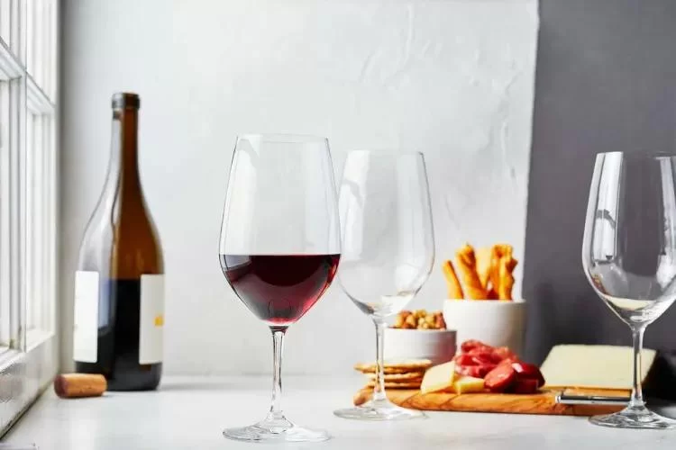 Discover the Best Wine Tasting Glasses for 2025: Enhance Your Wine Experience